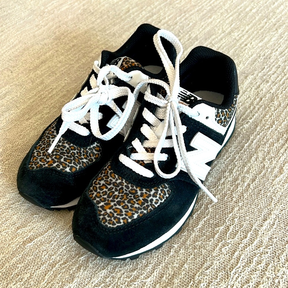 Kids size 2 New Balance shoes